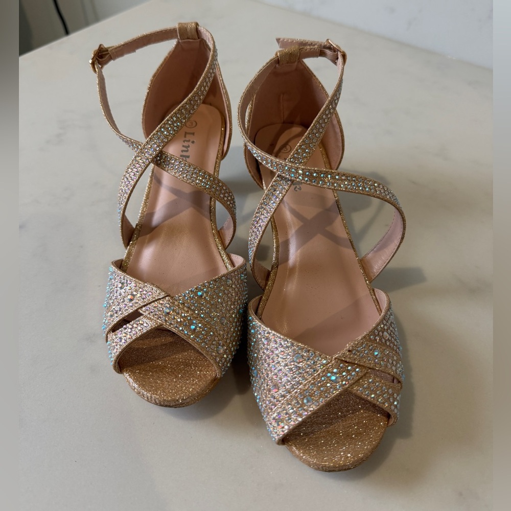 Girls’ Elegant Glittering Strappy Sandals, size Y3